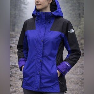 The North Face Women's Vibrant Blue and Black Ski Jacket